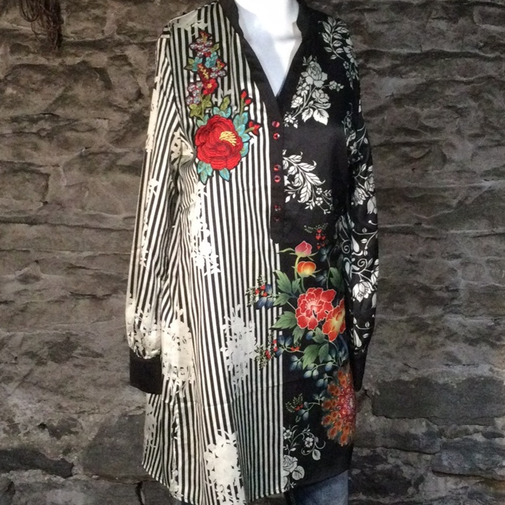 Interdee. Tunic